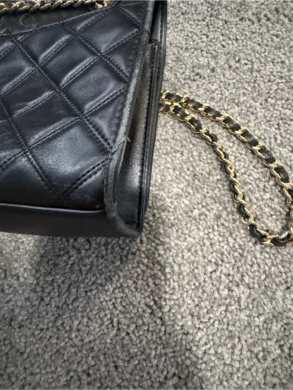 Tory Burch Black Quilted Shoulder Bag with Gold Chain - Picture 9 of 14